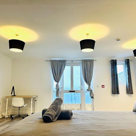 Spacious And Affordable City Center Two Beds Flat Swansea Bagian luar foto