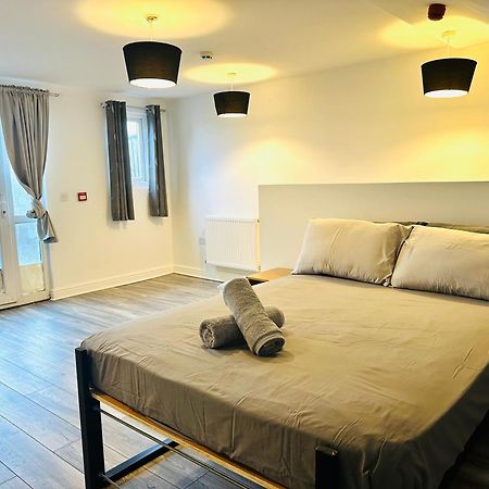 Spacious And Affordable City Center Two Beds Flat Swansea Bagian luar foto