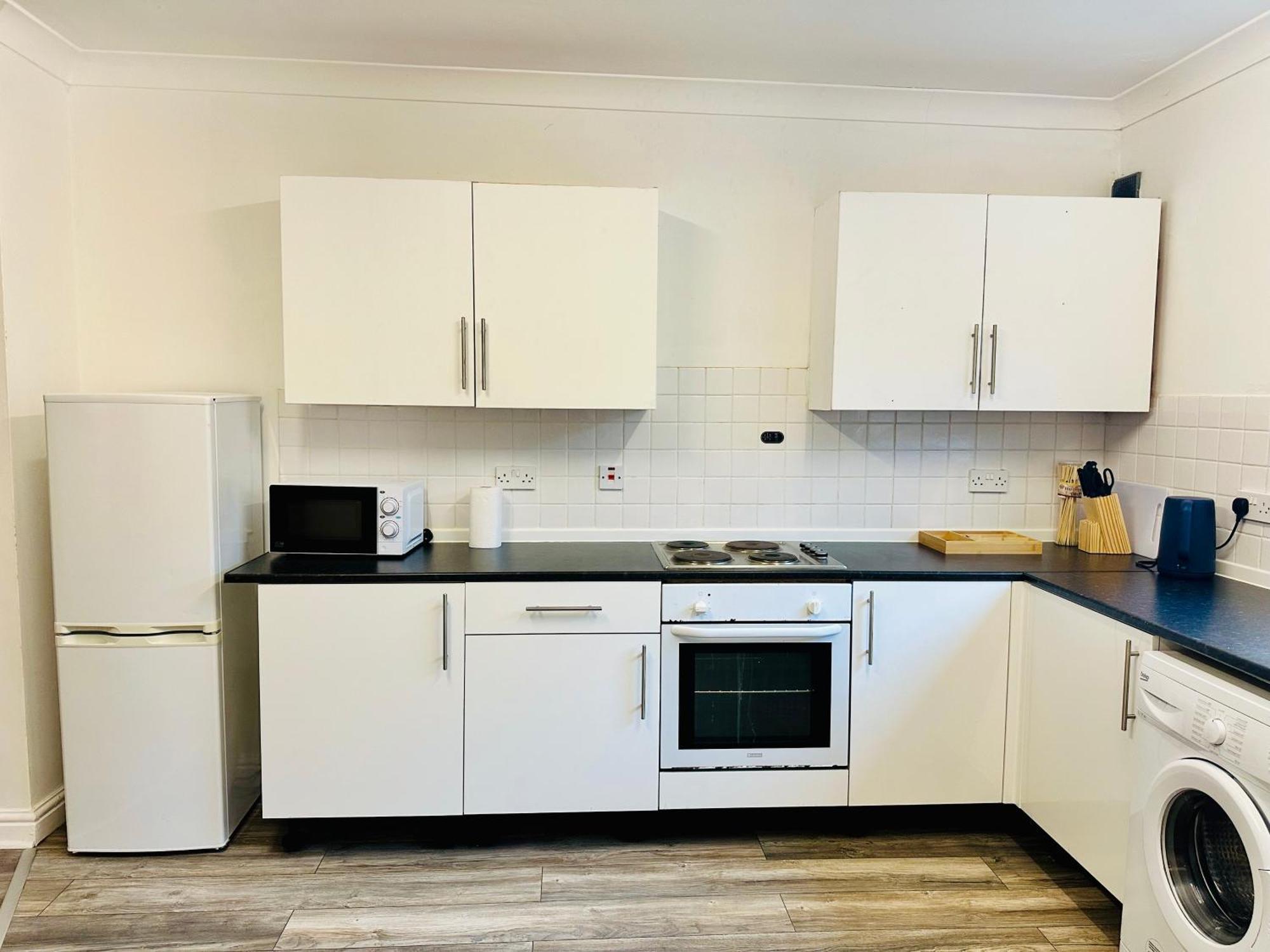 Spacious And Affordable City Center Two Beds Flat Swansea Bagian luar foto
